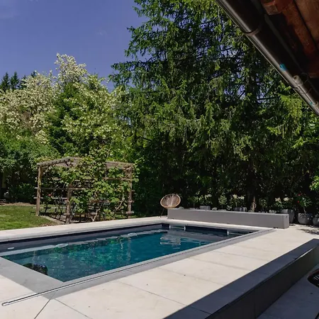 Daire Adventure With Pool And Big Garden *