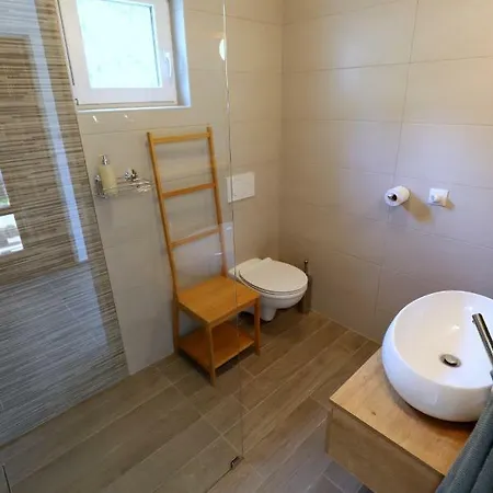 Lägenhet Adventure With Pool And Big Garden Bled