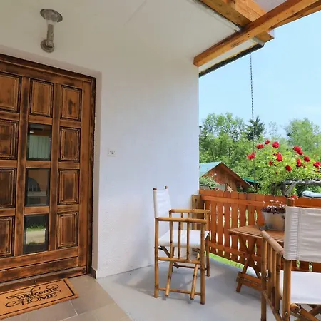 Adventure With Pool And Big Garden Lägenhet Bled