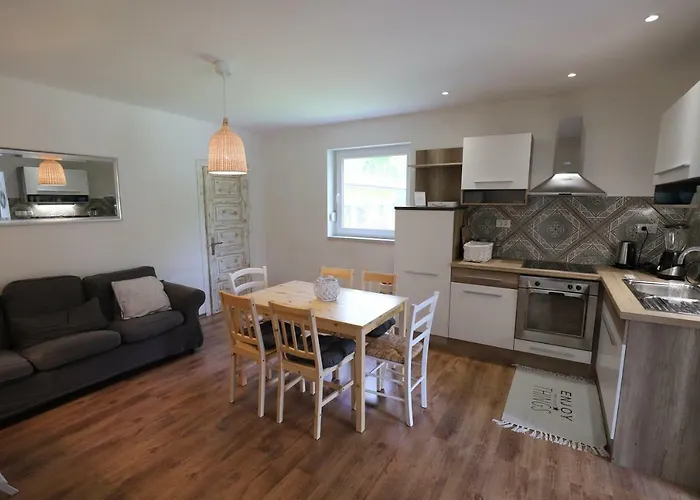 Adventure With Pool And Big Garden Apartma *